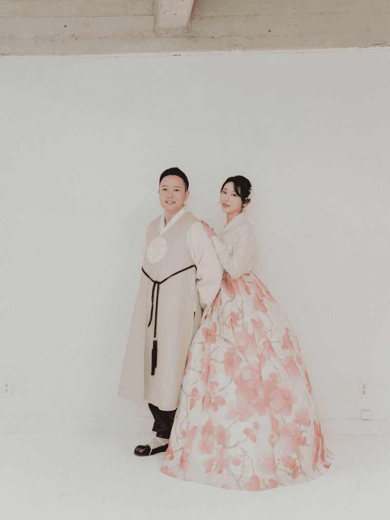 KoreanModernHanbokDressFlowerLeehwaWeddingSpringThemehyoui1