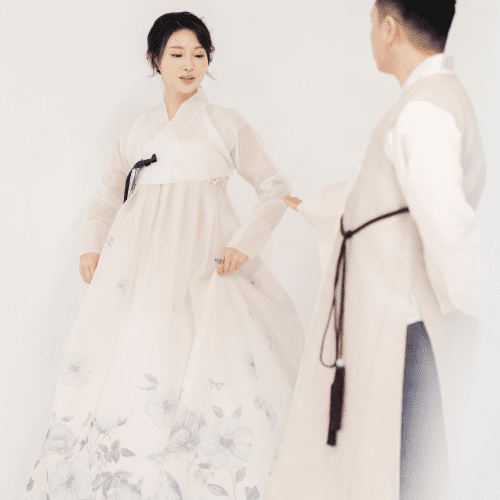 KoreanModernHanbokTraditionalDressFlowerPinkRomanticJeogoriChimaLeehwaWedding2