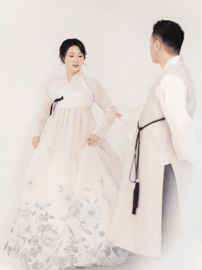 KoreanModernHanbokTraditionalDressFlowerPinkRomanticJeogoriChimaLeehwaWedding2