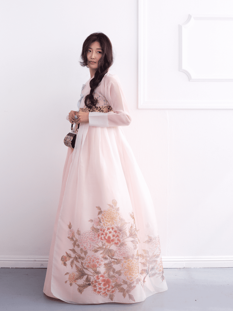 KoreanModernHanbokTraditionalDressFlowerPinkRomanticJeogoriChimaLeehwaWedding5