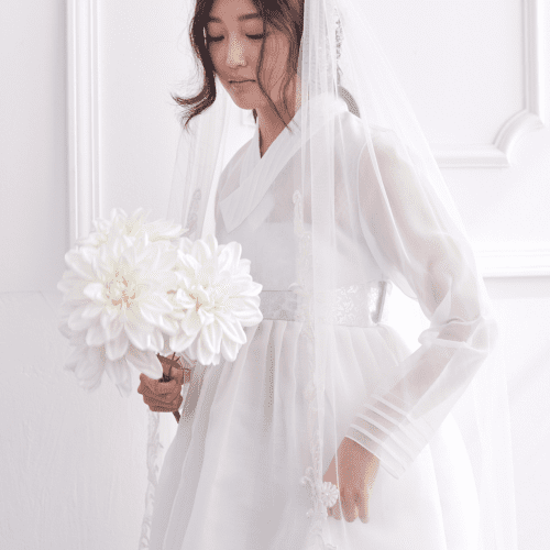 KoreanModernHanbokTraditionalDressFlowerWhiteRomanticJeogoriChimaLeehwaWedding