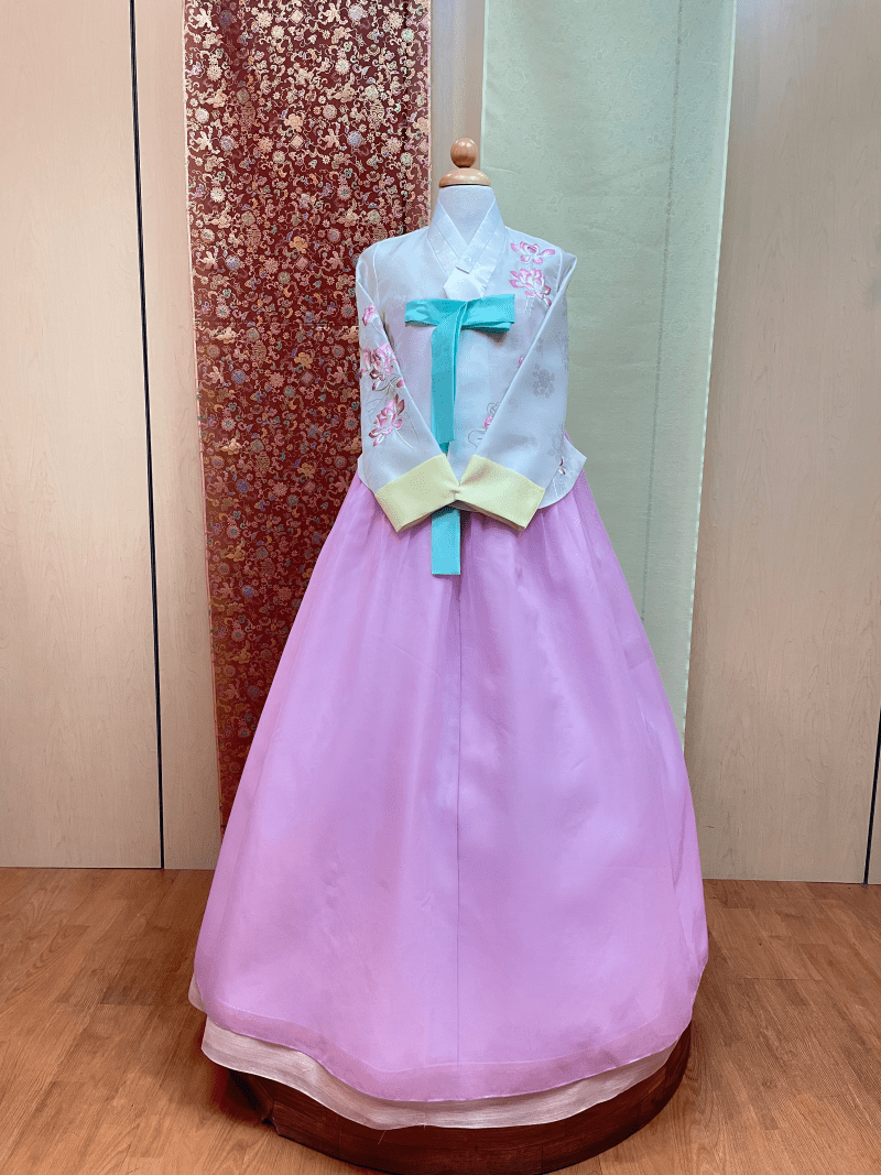 KoreanTraditionalModernVersionHanbokDressJeogoriDanguiChimaLeehwaWeddingHouseofLeehwa