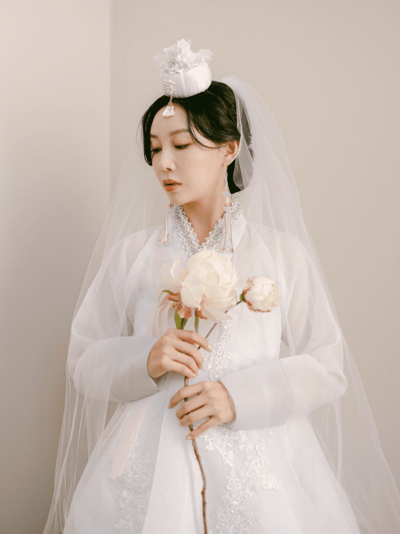 LEEHWAWEDDINGDANGUIMODERNBRIDALHANBOK