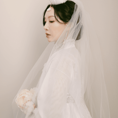 LEEHWAWEDDINGDANGUIMODERNBRIDALHANBOK3