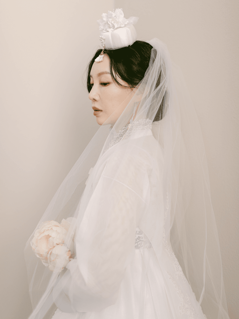 LEEHWAWEDDINGDANGUIMODERNBRIDALHANBOK3