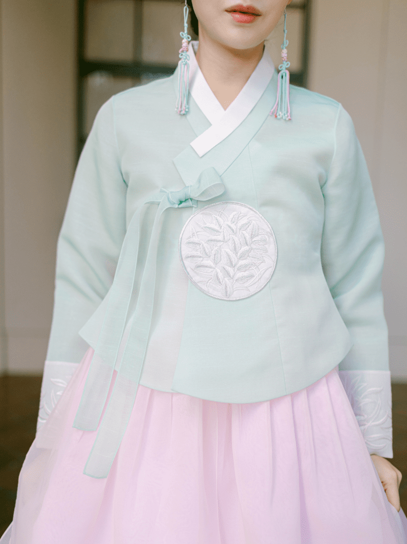 LEEHWAWEDDINGDANGUIQUEENHANBOKPASTELMODERNDRESS1