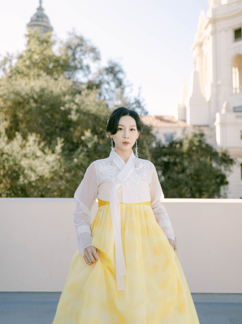 LEEHWAWEDDINGMODERNBRIDALYELLOWHANBOKDRESSFLOWERSPRINGSTYLE3