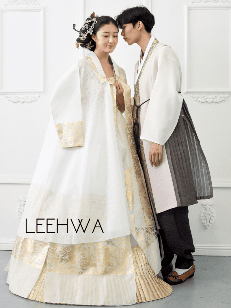 LeehwaWeddingTraditionalKoreanDressModernRoyalElegantStyleHanbokBridal2 d327c6d9 69e2 4be5 9a7d 0c1d075b7158