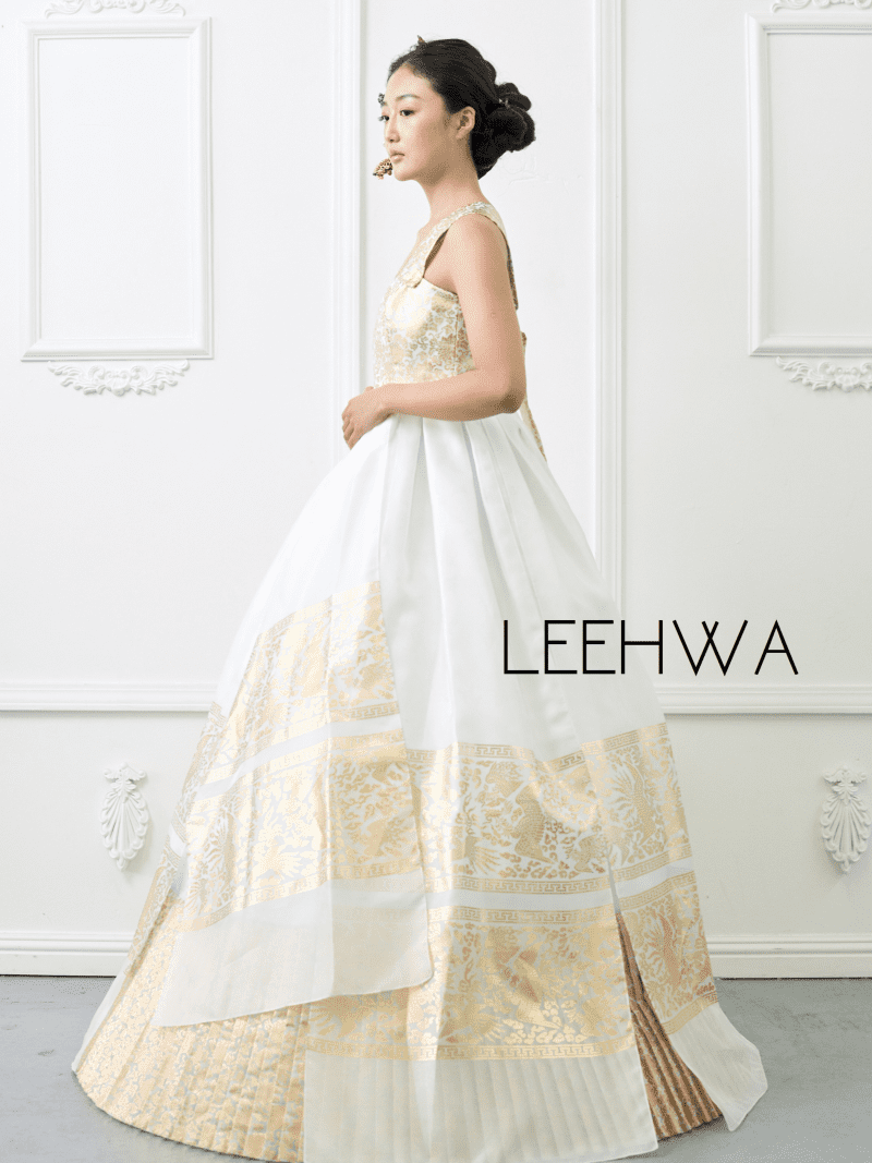 LeehwaWeddingTraditionalKoreanDressModernRoyalElegantStyleHanbokBridal 842340e5 5c80 4919 9065 c3d4e0e98c5d